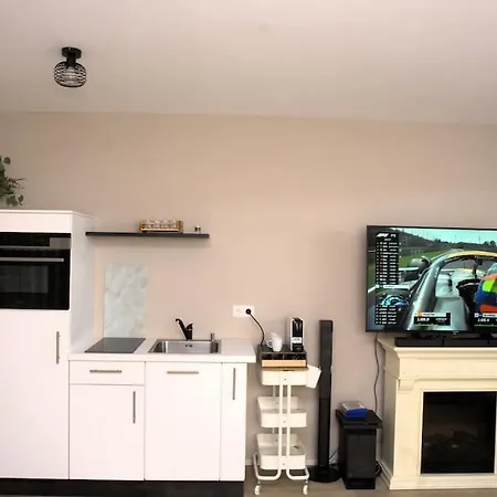 Cosy Ruhig 7 Min Zu Fuess Naehe Bahnhof Lägenhet Walheim (Ludwigsburg)