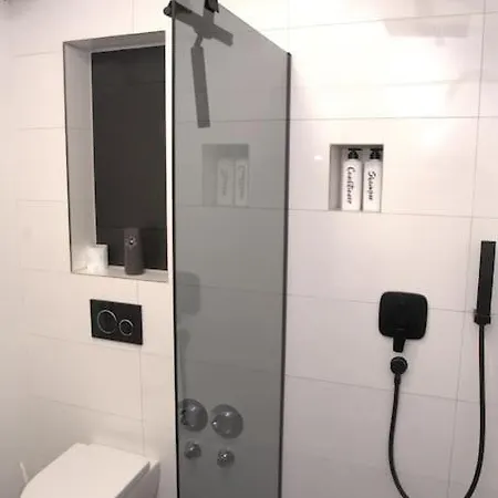 Cosy Ruhig 7 Min Zu Fuess Naehe Bahnhof *